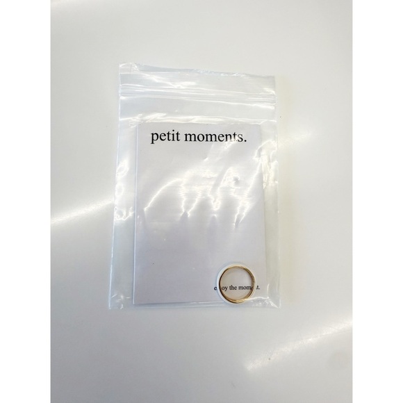 NWT Petit Moments Dainty White Ring Gold Accents, Size 6 - Picture 3 of 4